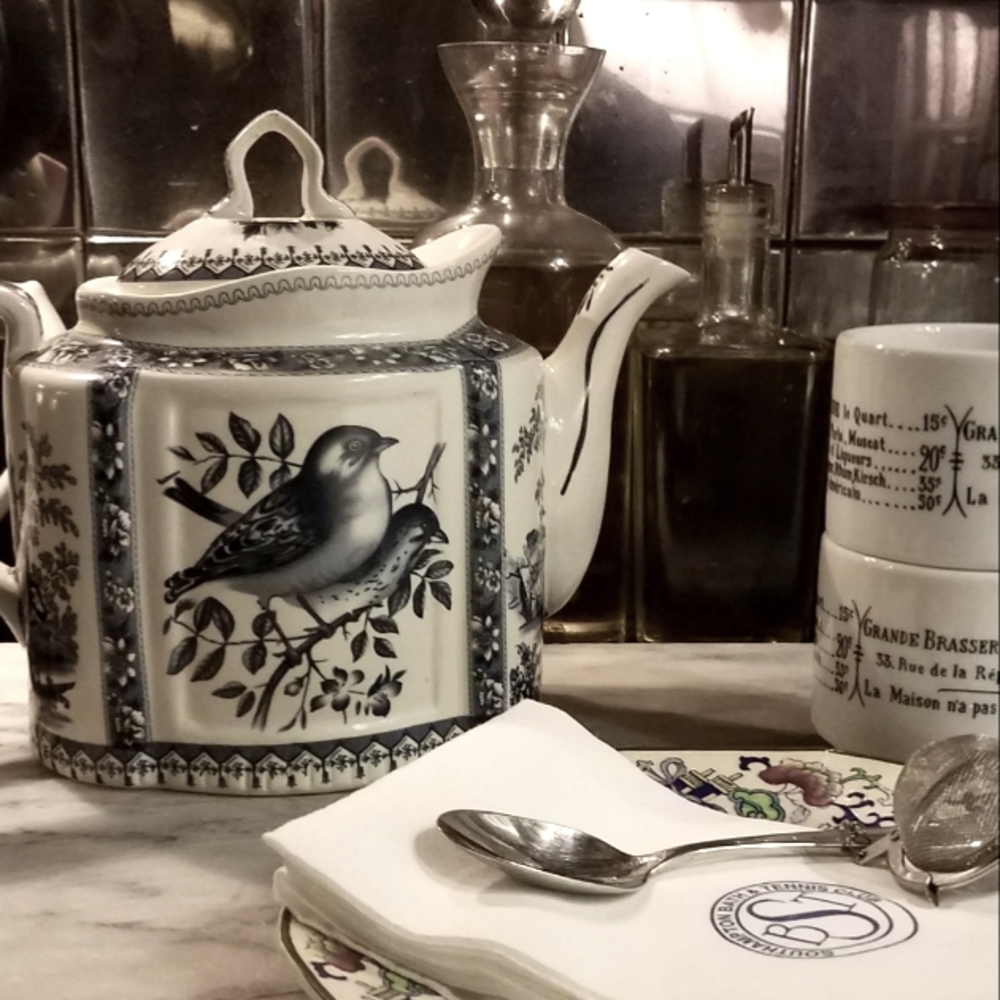 Blue & White Porcelain Birds, Berries & Vines Teapot. Vintage.